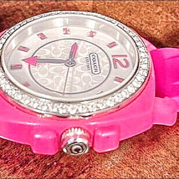 COACH:EUC BOYFRIEND WATCH, GREAT CONDITION, FUCHSIA SILICONE BAND W/GEMS CROWN - Picture 4 of 6